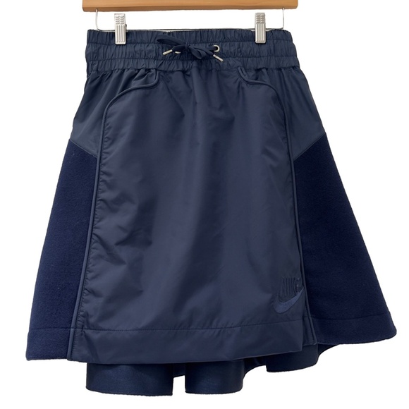 NWOT 2015 SACAI X NIKE Kick Flared Skirt - Navy - S - Picture 1 of 3